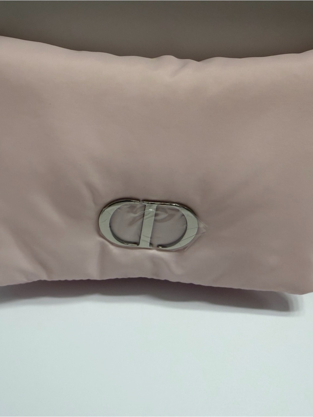 🎡🎡🎡 New- Dior Pink Beauty Satin Pouch With Assorted Additional Beauty Items